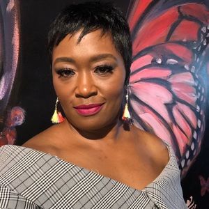 Meet your Posher, Nakia